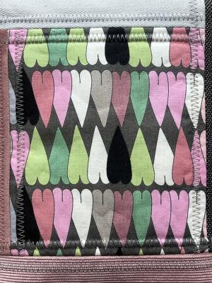 "Flickenwerk I/5" (grau-altrosa) - HERZEN - Designerstoff von Alexander Henry